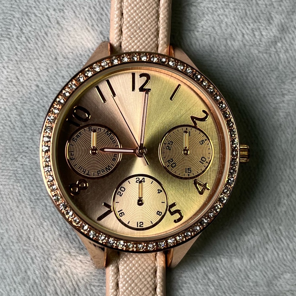 Pink Watch - Picture 6 of 7